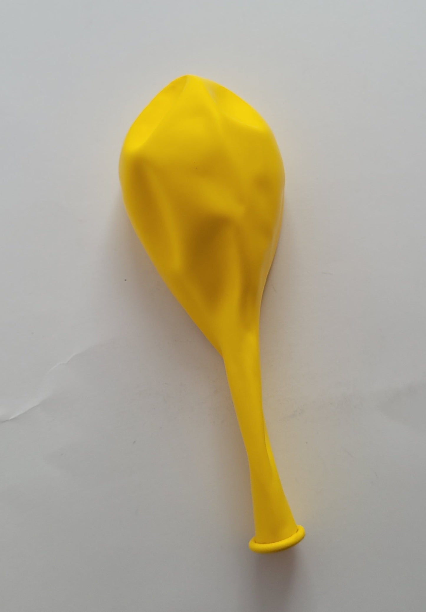 Latex balon jednobojan - žuti