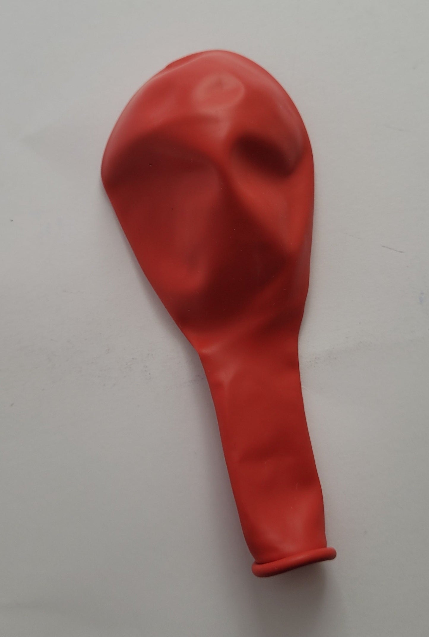 Latex balon jednobojan - crveni